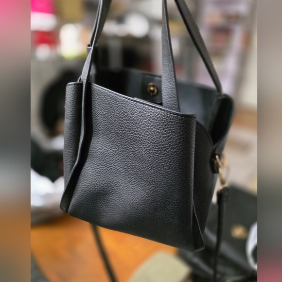 kate spade Black Pebbled Leather Crossbody Bag with Gold Logo - Picture 11 of 13